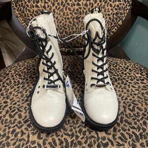 GBG white moto Boots